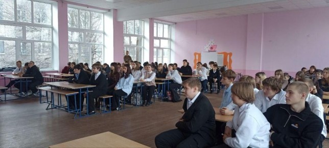 Забайкальский ветеран провел патриотический урок для новосветских школьников