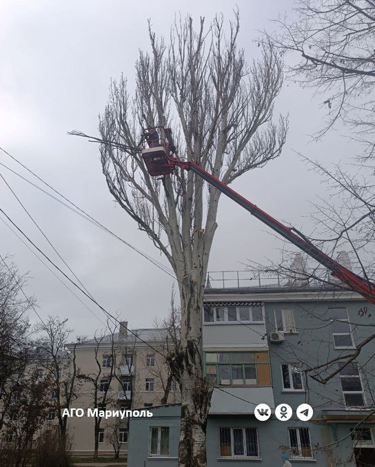 Мариупольские энергетики за неделю смонтировали 400 метров нового провода