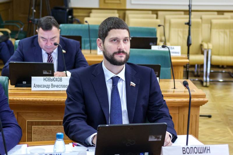 Александр Волошин: #работа_в_СФ. Сегодня в Совете Федерации под председательством Андрея Анатольевича Шевченко прошло очередное заседание Комитета по федеративному устройству, региональной политике, местному самоуправлению и... Александр Волошин: #работа_в_СФ. Сегодня в Совете Федерации под председательством Андрея Анатольевича Шевченко прошло очередное заседание Комитета по федеративному устройству, региональной политике, местному самоуправлению и...