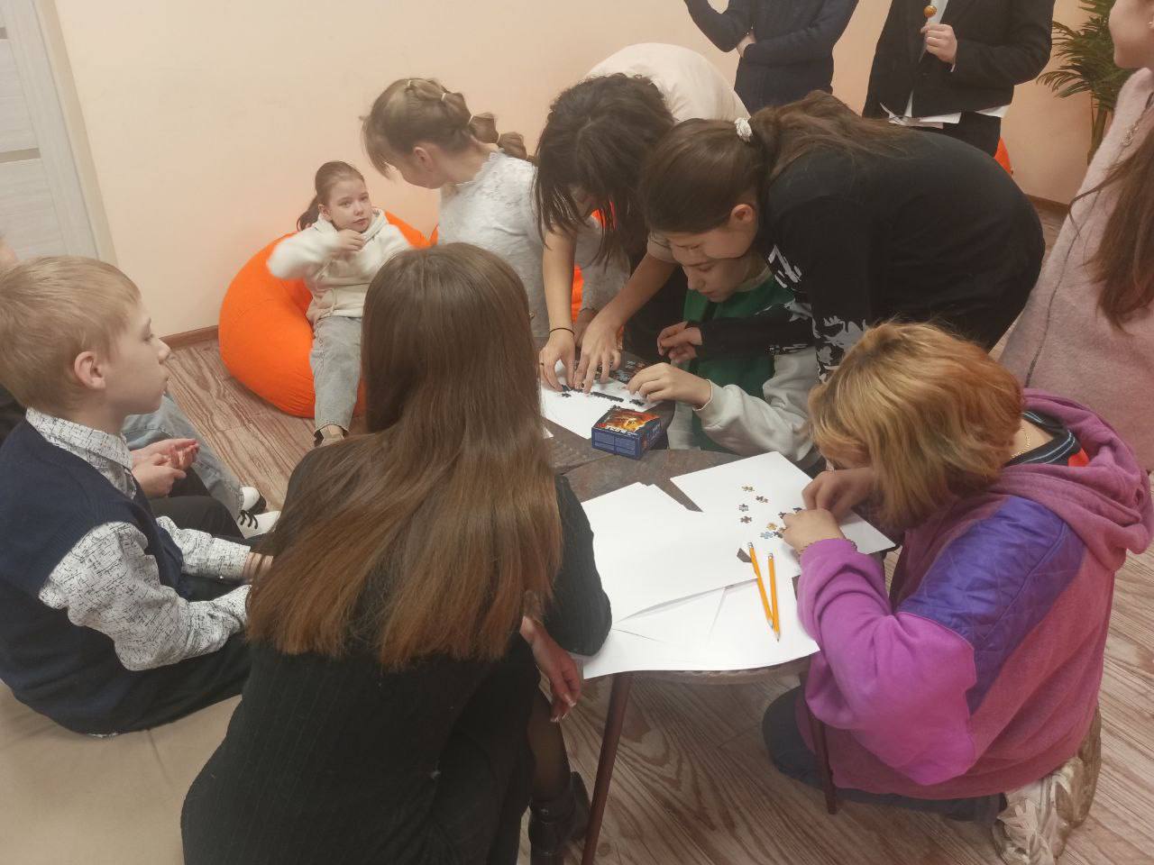 Сегодня 08.12.2025г в молодёжном отделе имени Марии Пироговой состоялось праздничное мероприятие, посвящённое Дню художника — творческий мастер-класс под названием «Я рисую этот мир» Сегодня 08.12.2025г в молодёжном отделе имени Марии Пироговой состоялось праздничное мероприятие, посвящённое Дню художника — творческий мастер-класс под названием «Я рисую этот мир»