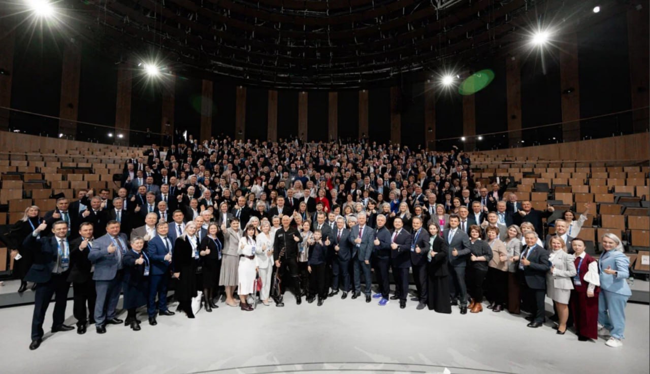 VIII съезд ВАРМСУ прошел на полях Всероссийского муниципального форума-выставки «БОЛЬШИЕ РЕШЕНИЯ МАЛОЙ РОДИНЫ» VIII съезд ВАРМСУ прошел на полях Всероссийского муниципального форума-выставки «БОЛЬШИЕ РЕШЕНИЯ МАЛОЙ РОДИНЫ»