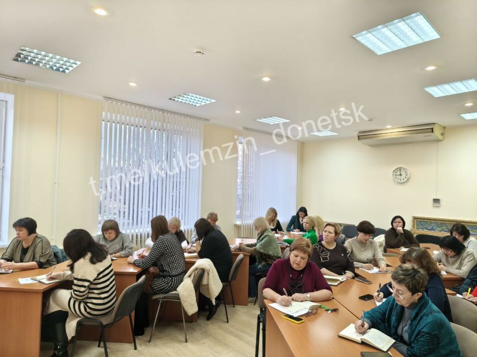 В администрации г.о. Донецк прошло обучение по работе с обращениями граждан в рамках Федерального закона № 59-ФЗ «О порядке рассмотрения обращений граждан Российской Федерации» В администрации г.о. Донецк прошло обучение по работе с обращениями граждан в рамках Федерального закона № 59-ФЗ «О порядке рассмотрения обращений граждан Российской Федерации»