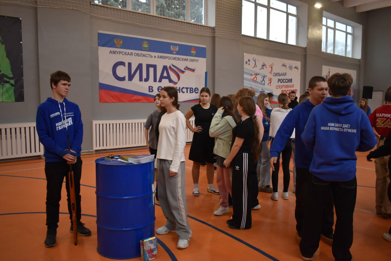 Игорь Лызов: Поприсутствовал на патриотическом мероприятии, организованном МГЕР на базе Амвросиевской школы № 6 Игорь Лызов: Поприсутствовал на патриотическом мероприятии, организованном МГЕР на базе Амвросиевской школы № 6