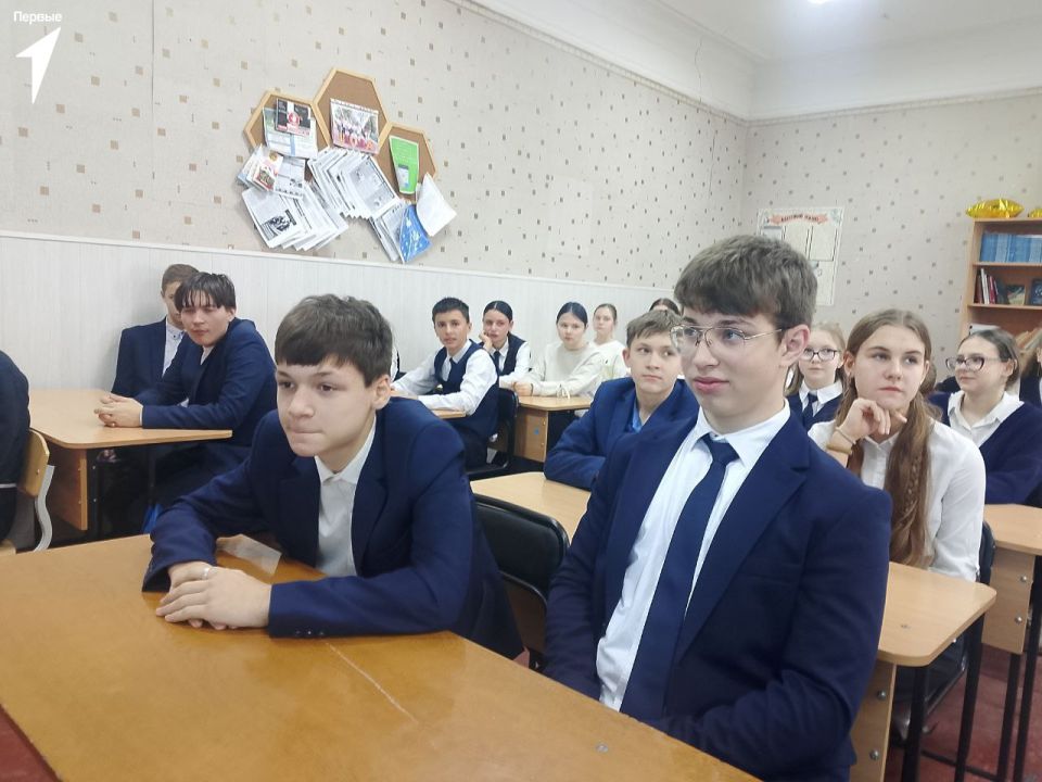 Строим планы на будущее. В гимназии им. Г.Т. Берегового прошла агитационная встреча, которая позволила учащимся узнать о деятельности Движения Первых Строим планы на будущее. В гимназии им. Г.Т. Берегового прошла агитационная встреча, которая позволила учащимся узнать о деятельности Движения Первых