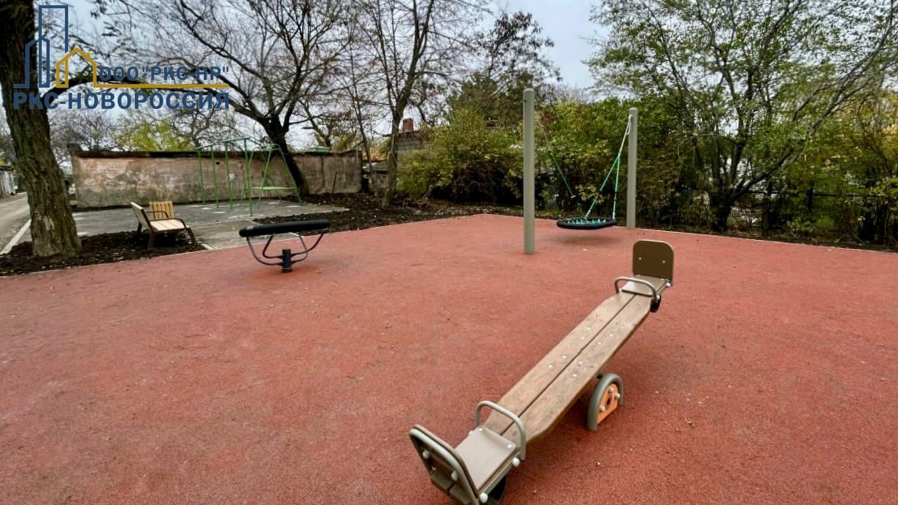 Завершены работы по благоустройству во дворе еще одного дома на проспекте Строителей в Мариуполе Завершены работы по благоустройству во дворе еще одного дома на проспекте Строителей в Мариуполе