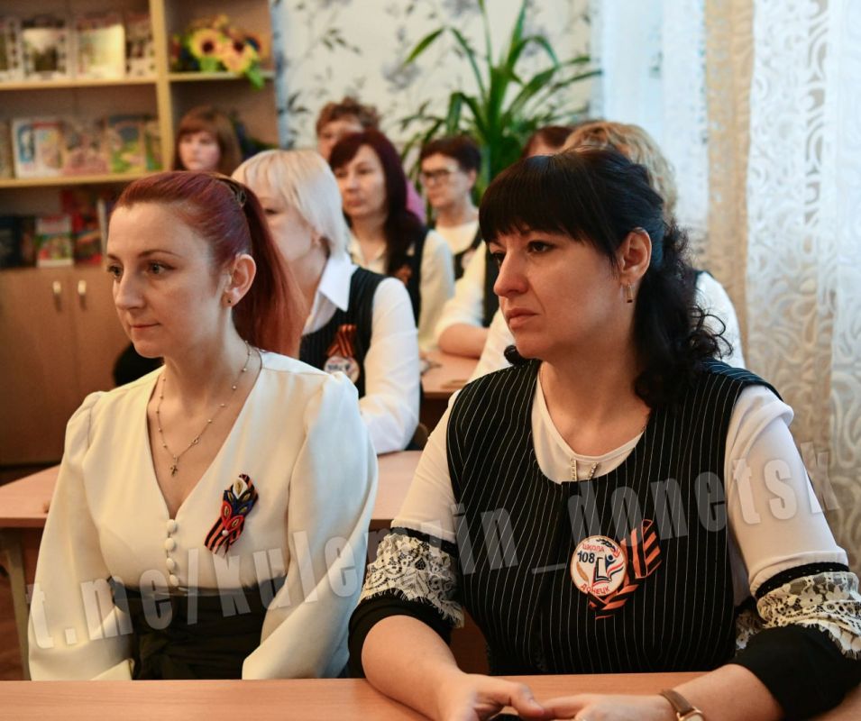 Алексей Кулемзин: Сегодня встретился с жителями Петровского района, который долгое время подвергался атакам со стороны преступного киевского режима Алексей Кулемзин: Сегодня встретился с жителями Петровского района, который долгое время подвергался атакам со стороны преступного киевского режима