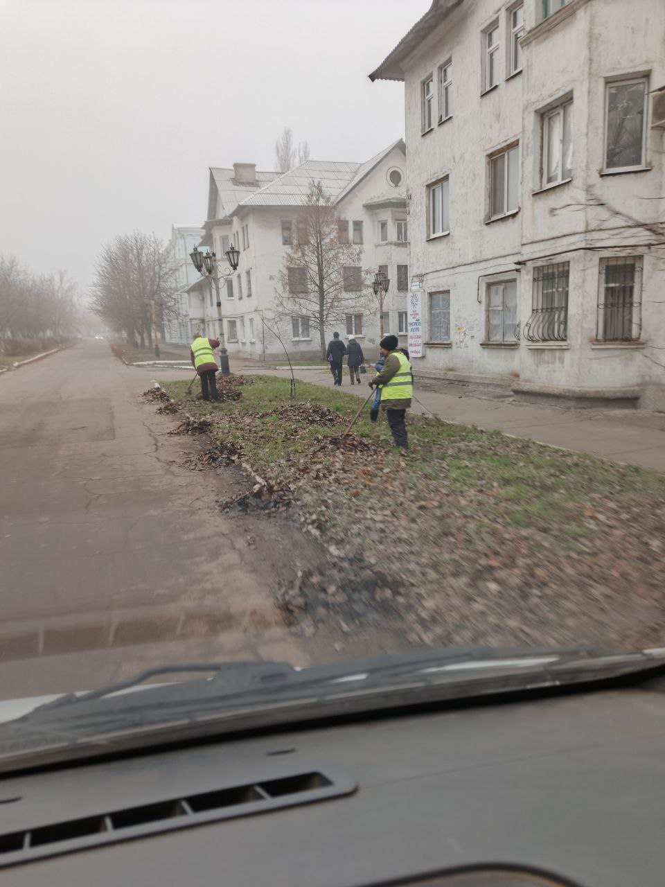 Александр Пеняев: С заботой об округе.. На 09.12.2025 г. сотрудниками МУП "ЭКОС" выполнены следующие виды работ: Отсыпка асфальтным срезом по улице Чапаева Сбор листвы и смёта ул. Скрыпника Восстановление наружного... Александр Пеняев: С заботой об округе.. На 09.12.2025 г. сотрудниками МУП "ЭКОС" выполнены следующие виды работ: Отсыпка асфальтным срезом по улице Чапаева Сбор листвы и смёта ул. Скрыпника Восстановление наружного...