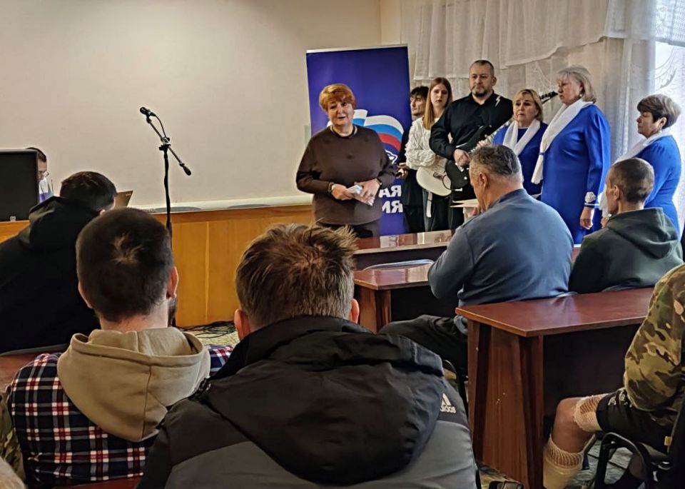 Иван Адамец: В День Героев Отечества Куйбышевский район поддержал защитников акцией «Посылка солдату» Иван Адамец: В День Героев Отечества Куйбышевский район поддержал защитников акцией «Посылка солдату»