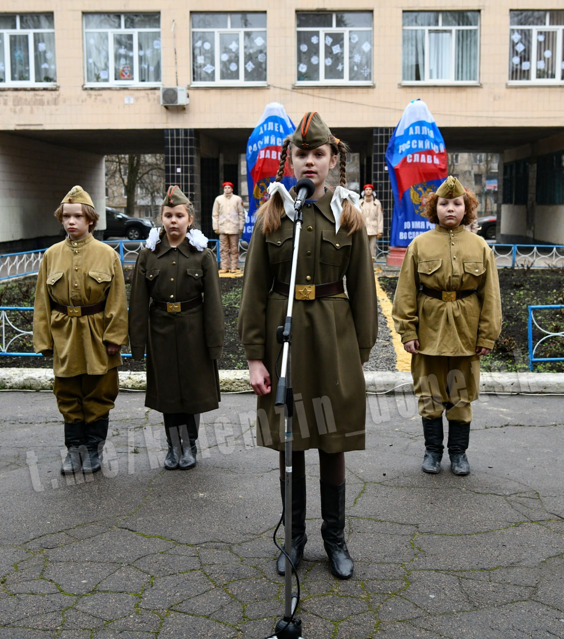 Алексей Кулемзин: В День Героев Отечества принял участие в открытии бюстов героев СВО ефрейтора Ивана Коковина и рядового Майкла Глосса в школе №115 Алексей Кулемзин: В День Героев Отечества принял участие в открытии бюстов героев СВО ефрейтора Ивана Коковина и рядового Майкла Глосса в школе №115