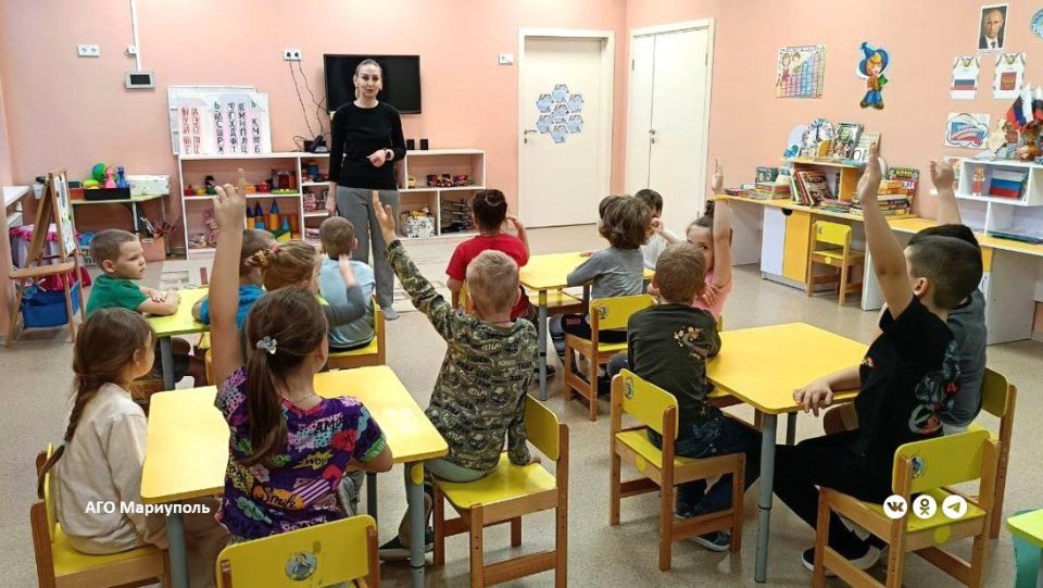 В мариупольской библиотеке имени Гоголя для малышей левобережья провели литературный вернисаж В мариупольской библиотеке имени Гоголя для малышей левобережья провели литературный вернисаж