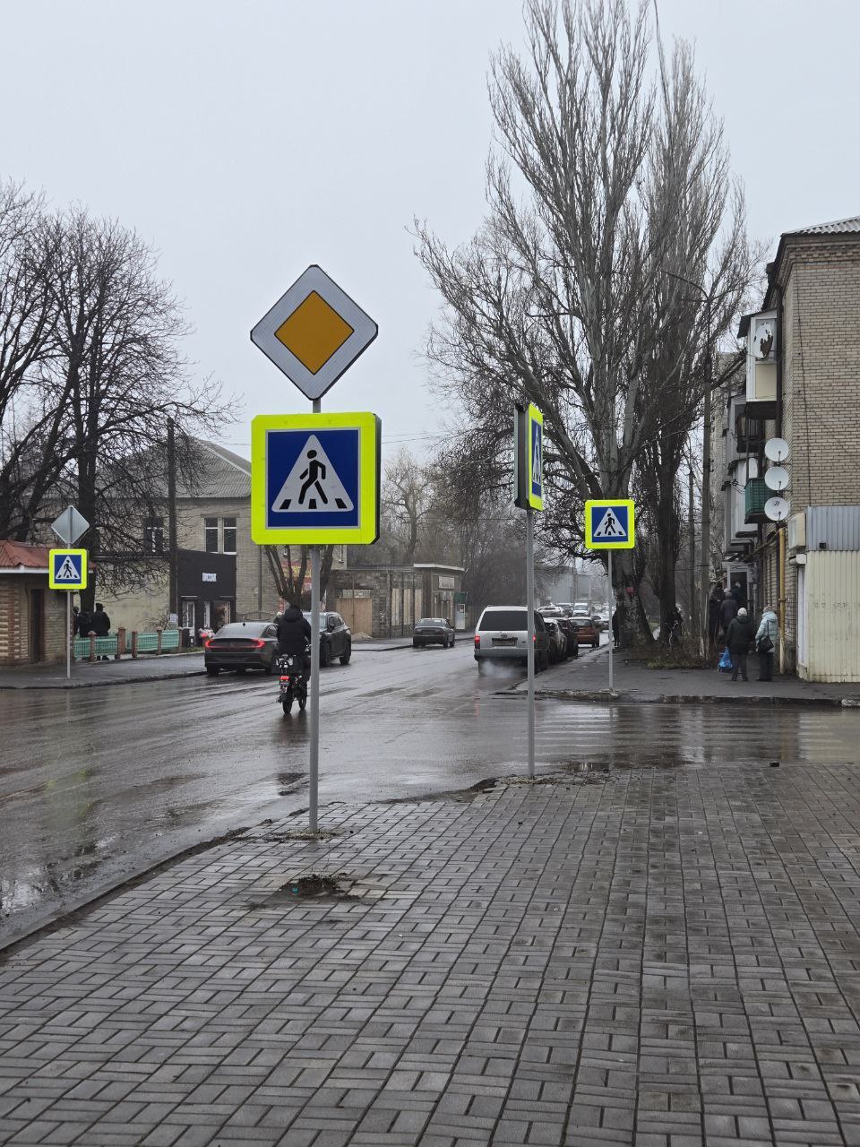 Денис Зубов: 09 декабря в городском округе Иловайск, в рамках муниципального контракта, начаты работы по установке дорожных знаков