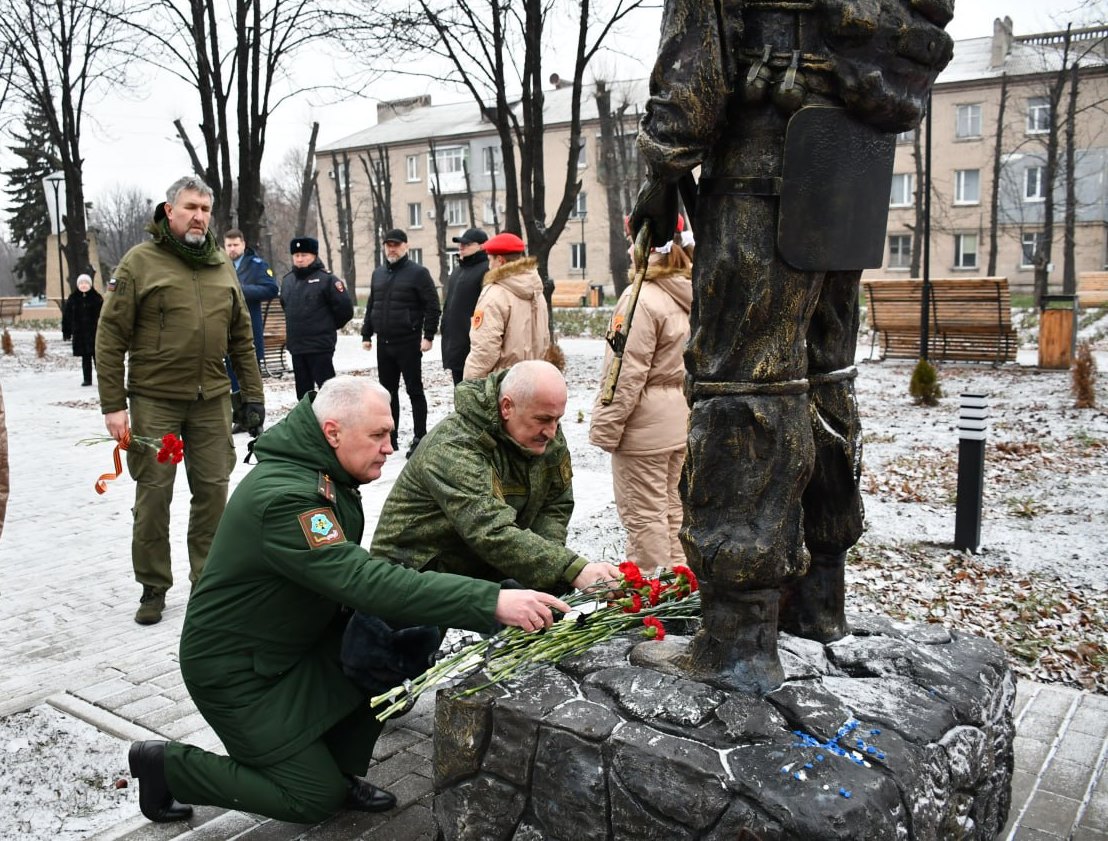 День Героев Отечества — это важный праздник для всей нашей страны, когда мы отдаем дань уважения тем, кто проявил мужество и героизм в защите Родины День Героев Отечества — это важный праздник для всей нашей страны, когда мы отдаем дань уважения тем, кто проявил мужество и героизм в защите Родины