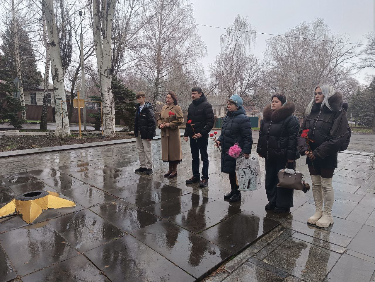 В День героев Отечества в Торезском филиале РАНХиГС прошёл Урок мужества "От героев былых времен..." В День героев Отечества в Торезском филиале РАНХиГС прошёл Урок мужества "От героев былых времен..."