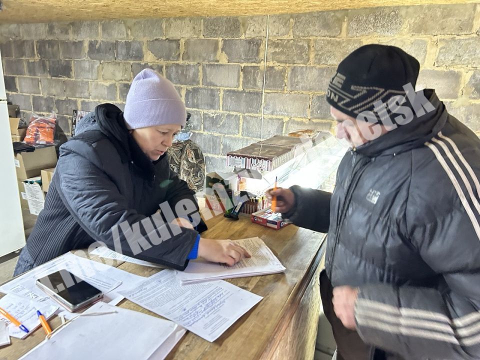Представители администрации городского округа Донецк совместно с Центром гуманитарной помощи доставили гуманитарную помощь жителям города Красногоровка Представители администрации городского округа Донецк совместно с Центром гуманитарной помощи доставили гуманитарную помощь жителям города Красногоровка