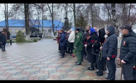 Сегодня, 9 декабря, в Волновахе прошли торжественные мероприятия, посвященные Дню Героев Отечества