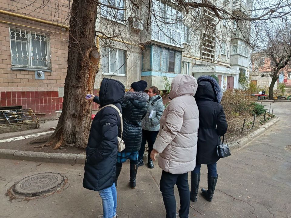 Сегодня, 9 декабря, по поручению Главы ДНР Дениса Пушилина, заместитель руководителя Управы Калининского внутригородского района Администрации городского округа Донецк Снежана Гоман провела встречу на подведомственной... Сегодня, 9 декабря, по поручению Главы ДНР Дениса Пушилина, заместитель руководителя Управы Калининского внутригородского района Администрации городского округа Донецк Снежана Гоман провела встречу на подведомственной...