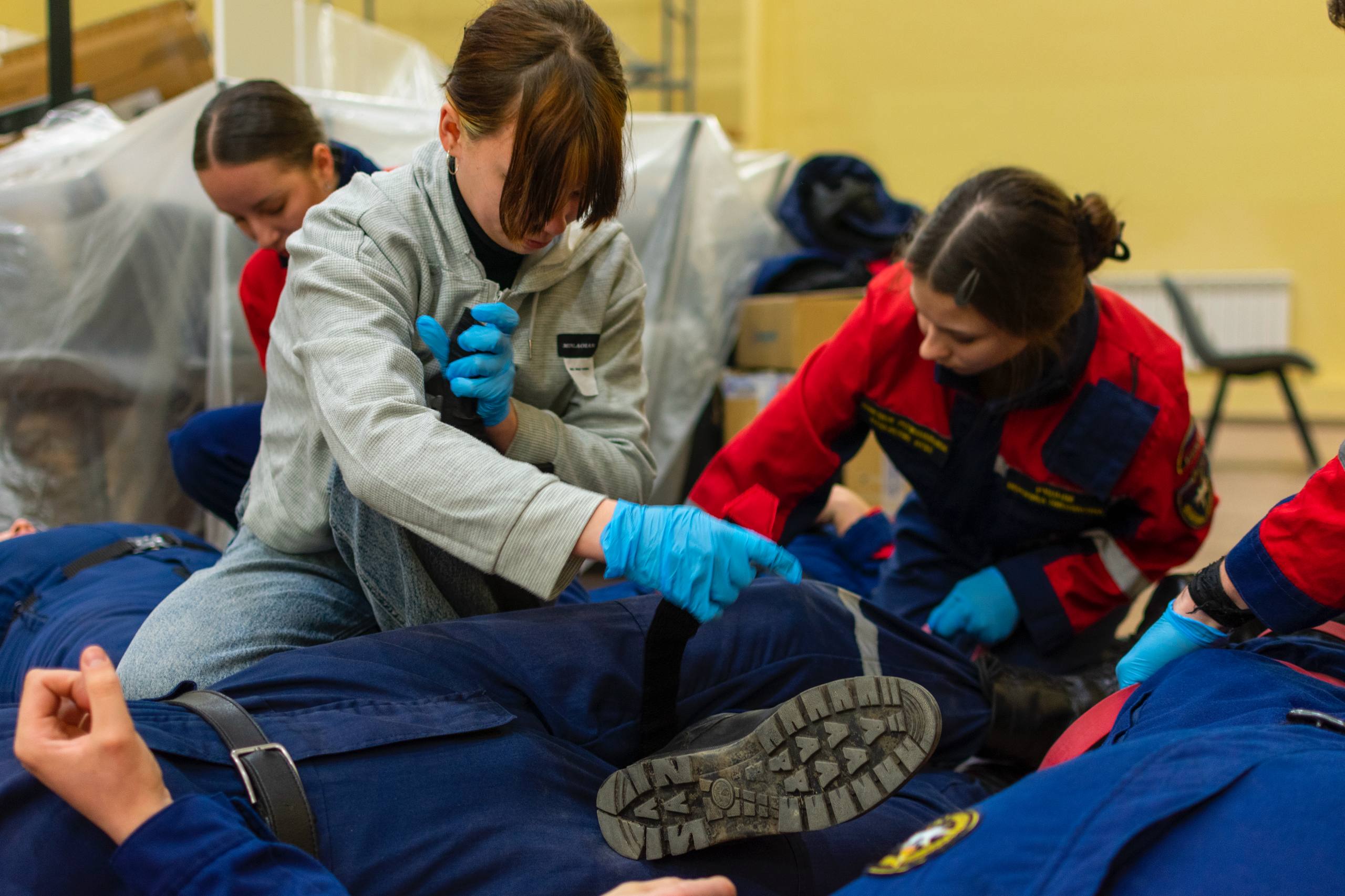 Учимся у лучших!. В Харцызском Центре развития молодежных инициатив Республики прошла тренировка личного состава Донецкого РО ВСКС Учимся у лучших!. В Харцызском Центре развития молодежных инициатив Республики прошла тренировка личного состава Донецкого РО ВСКС