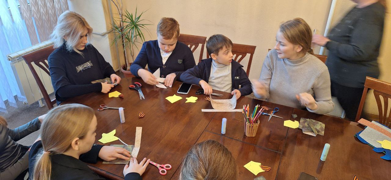 Мастер-класс. 9 декабря состоялся мастер-класс ко Дню Героев Отечества «Золотая Звезда Героя» Мастер-класс. 9 декабря состоялся мастер-класс ко Дню Героев Отечества «Золотая Звезда Героя»