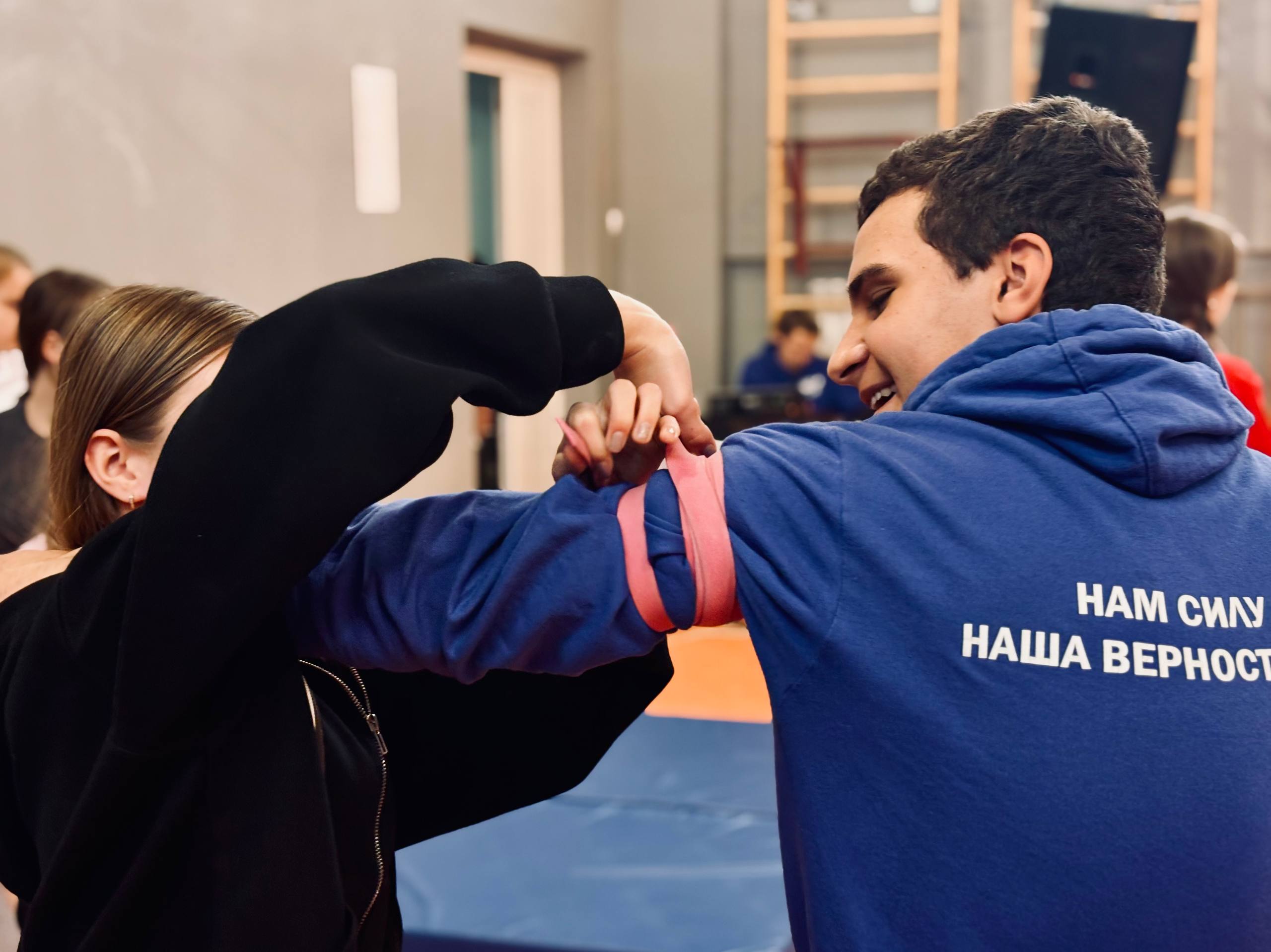 Молодёжка провела «Урок мужества» для школьников Молодёжка провела «Урок мужества» для школьников