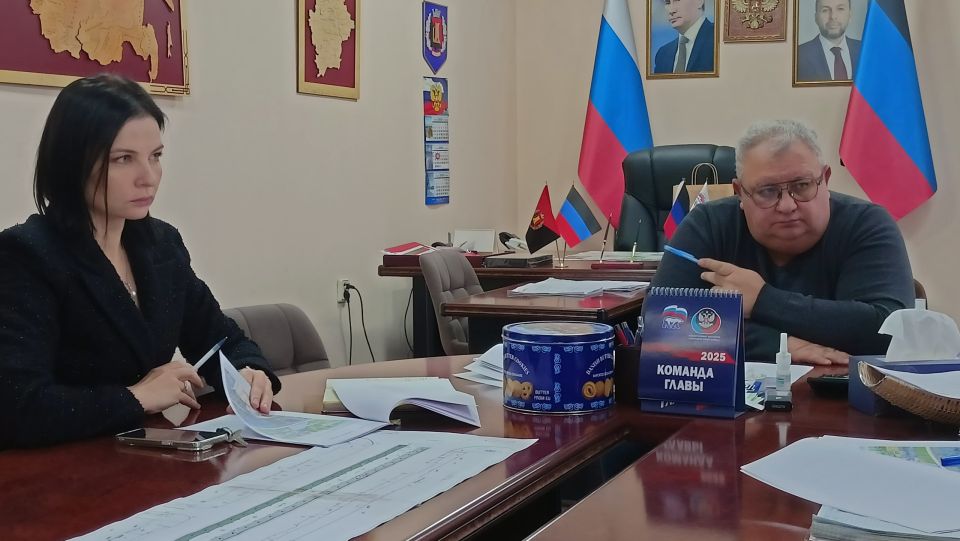 Игорь Мартынов: Совместно с заместителем главы администрации муниципального образования городского округа Енакиево Ольгой Дедух встретился с общественными активистами Углегорска Игорь Мартынов: Совместно с заместителем главы администрации муниципального образования городского округа Енакиево Ольгой Дедух встретился с общественными активистами Углегорска
