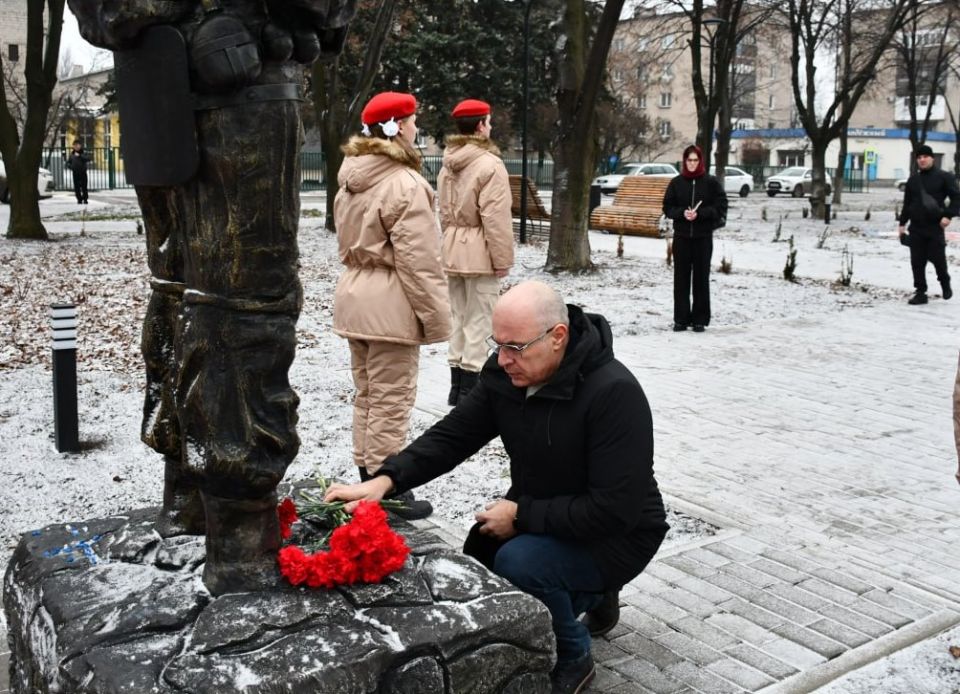 День Героев Отечества — это важный праздник для всей нашей страны, когда мы отдаем дань уважения тем, кто проявил мужество и героизм в защите Родины День Героев Отечества — это важный праздник для всей нашей страны, когда мы отдаем дань уважения тем, кто проявил мужество и героизм в защите Родины