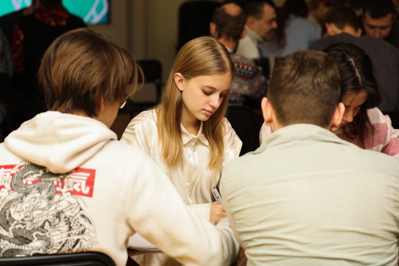 Отборочный турнир на Чемпионат России «Что? Где? Когда?» в Донецкой библиотеке имени Н.К. Крупской Отборочный турнир на Чемпионат России «Что? Где? Когда?» в Донецкой библиотеке имени Н.К. Крупской