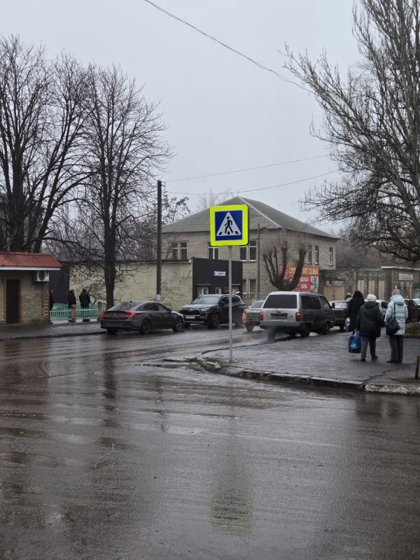 Денис Зубов: 09 декабря в городском округе Иловайск, в рамках муниципального контракта, начаты работы по установке дорожных знаков Денис Зубов: 09 декабря в городском округе Иловайск, в рамках муниципального контракта, начаты работы по установке дорожных знаков