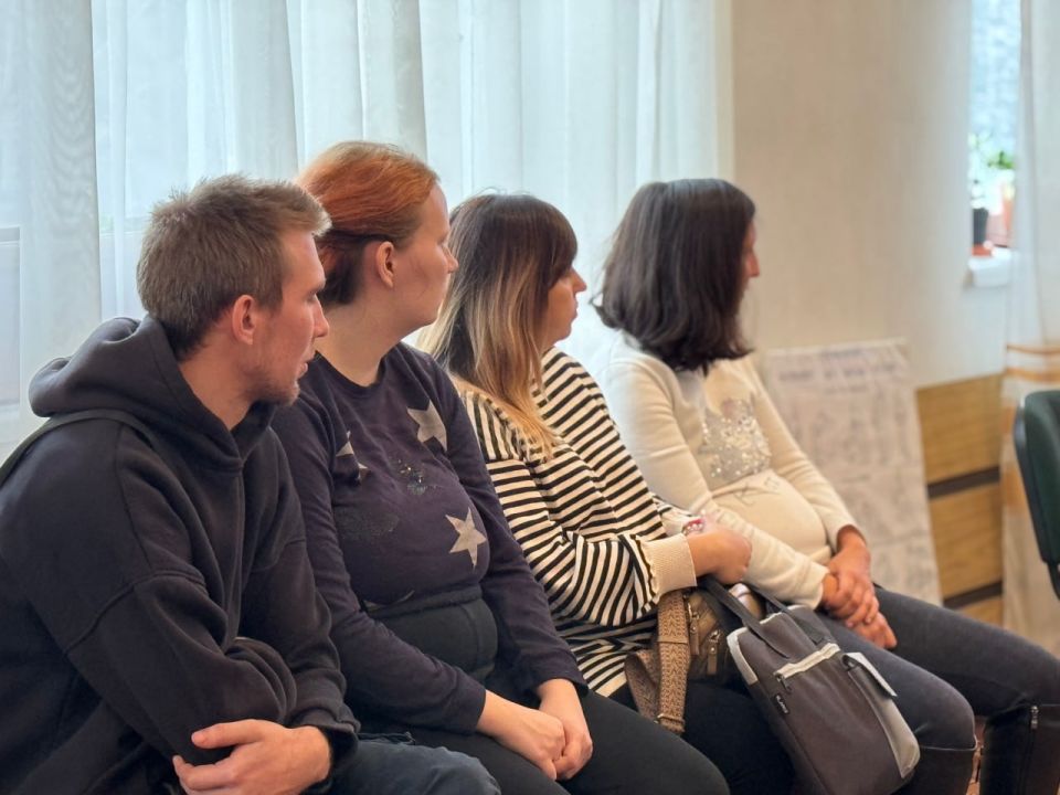 В женской консультации ГБУ ДНР «ЦГБ города Тореза», в рамках реализации партийного проекта «Здоровое будущее», прошла лекция для будущих мам на тему «Психологическая и духовная поддержка во время беременности» В женской консультации ГБУ ДНР «ЦГБ города Тореза», в рамках реализации партийного проекта «Здоровое будущее», прошла лекция для будущих мам на тему «Психологическая и духовная поддержка во время беременности»