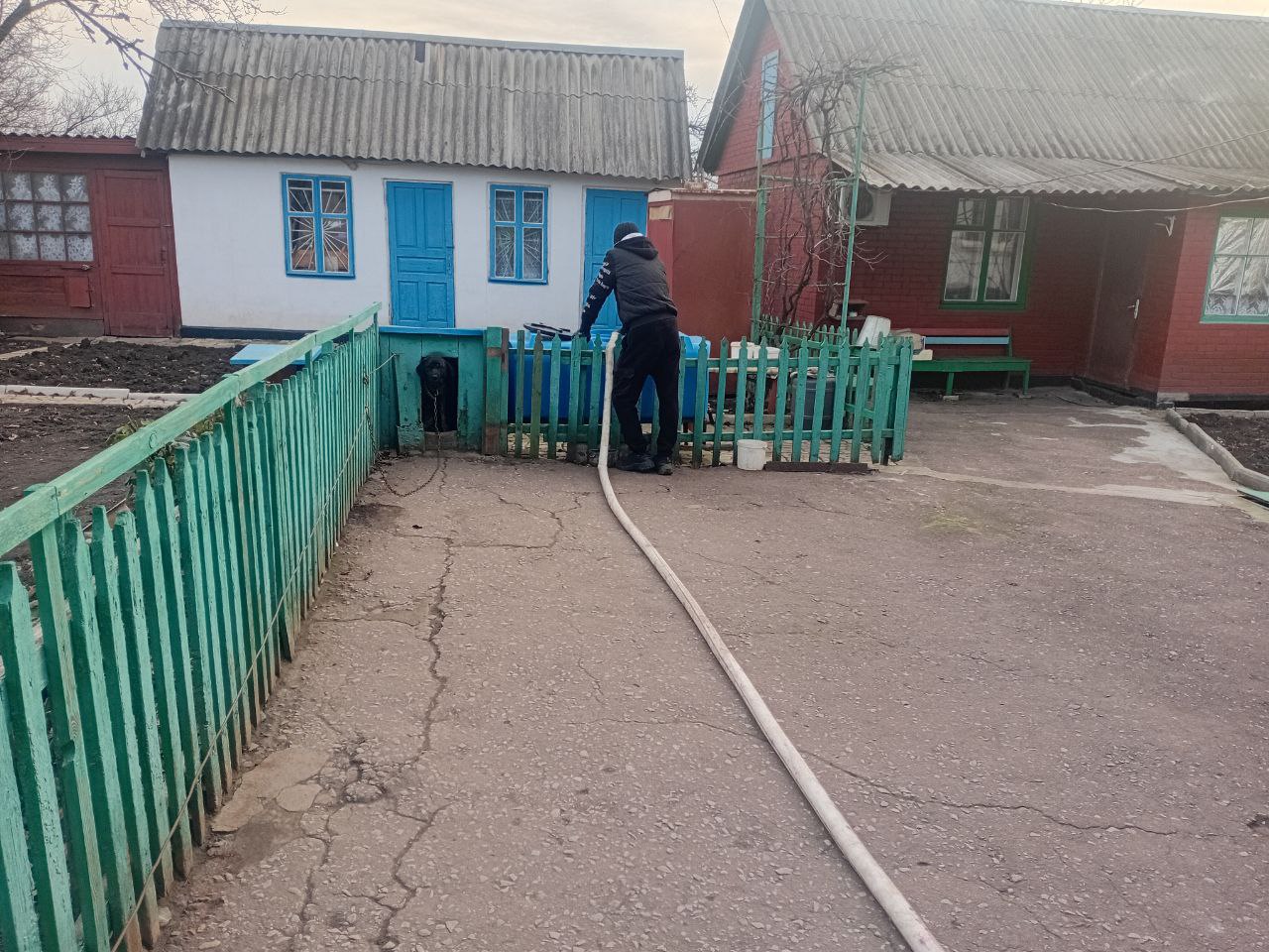 В Кировском внутригородском районе при поддержке региона-шефа Московская область продолжается подвоз воды для жителей домов, в которые в установленный графиком день не поступила вода В Кировском внутригородском районе при поддержке региона-шефа Московская область продолжается подвоз воды для жителей домов, в которые в установленный графиком день не поступила вода