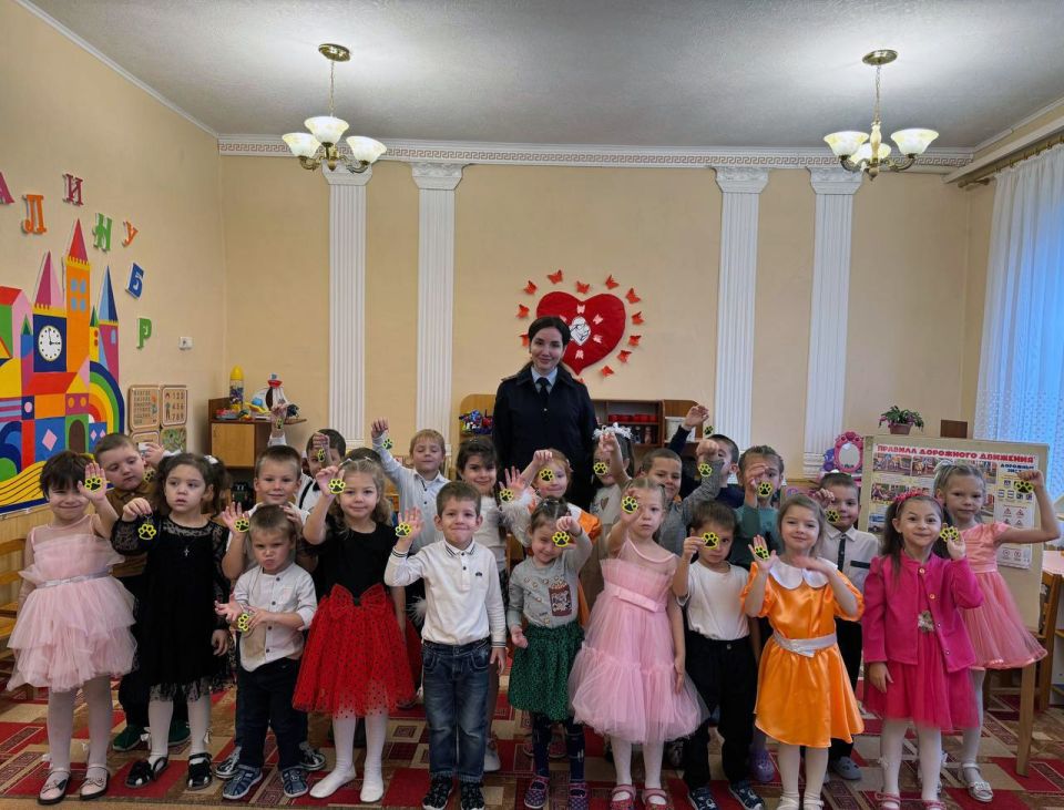 Сотрудники Госавтоинспекции провели профилактические беседы с дошкольниками