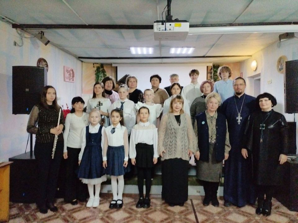 В Кировском прошел концерт «О тех, кто духом силен» ко Дню Героев Отечества В Кировском прошел концерт «О тех, кто духом силен» ко Дню Героев Отечества