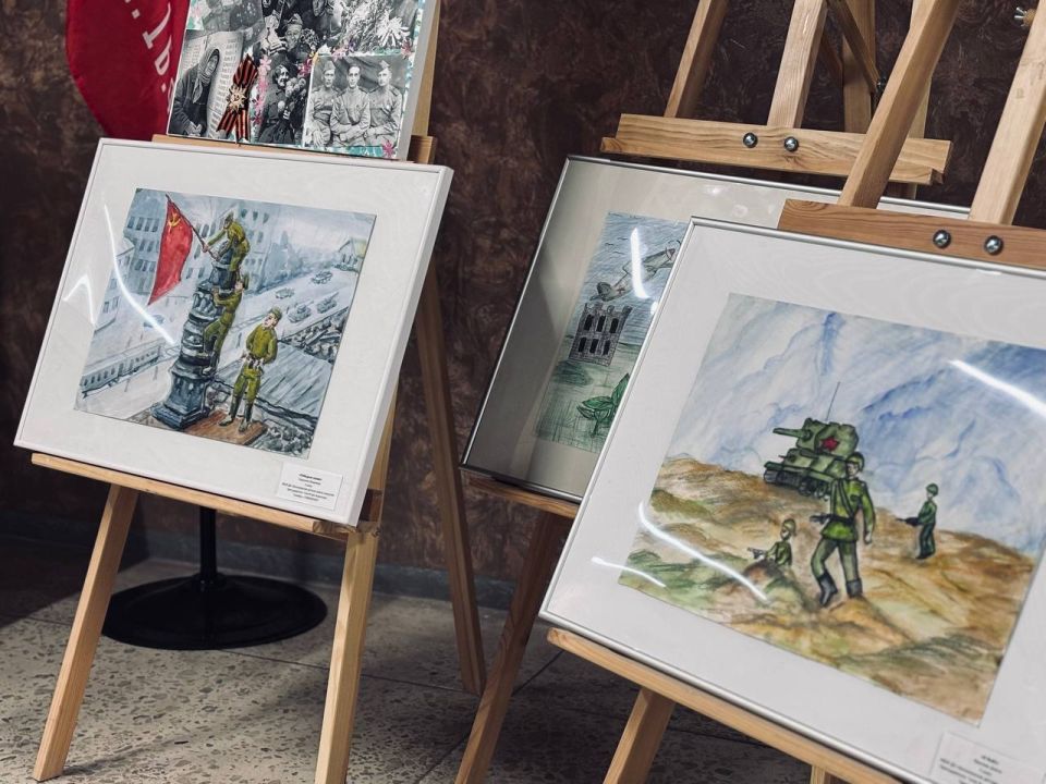Юные художники Волновахи посвятили свои работы Году защитника Отечества Юные художники Волновахи посвятили свои работы Году защитника Отечества