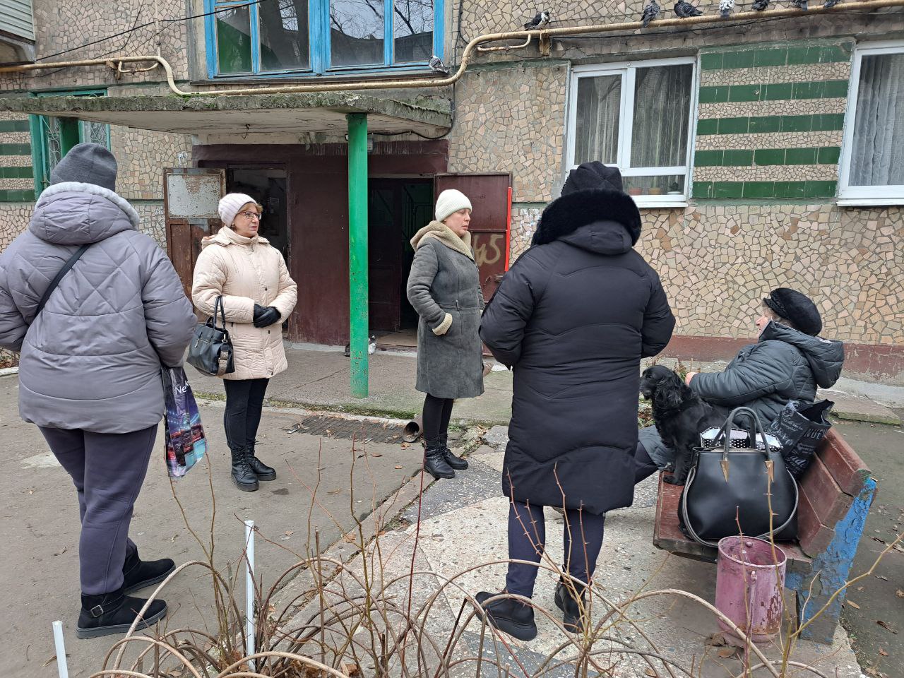 09 декабря 2025 года, начальник Светлодарского территориального отдела управления по работе с территориальными органами администрации городского округа Дебальцево Юлия Шевченко встретилась с жителями города Светлодарск 09 декабря 2025 года, начальник Светлодарского территориального отдела управления по работе с территориальными органами администрации городского округа Дебальцево Юлия Шевченко встретилась с жителями города Светлодарск