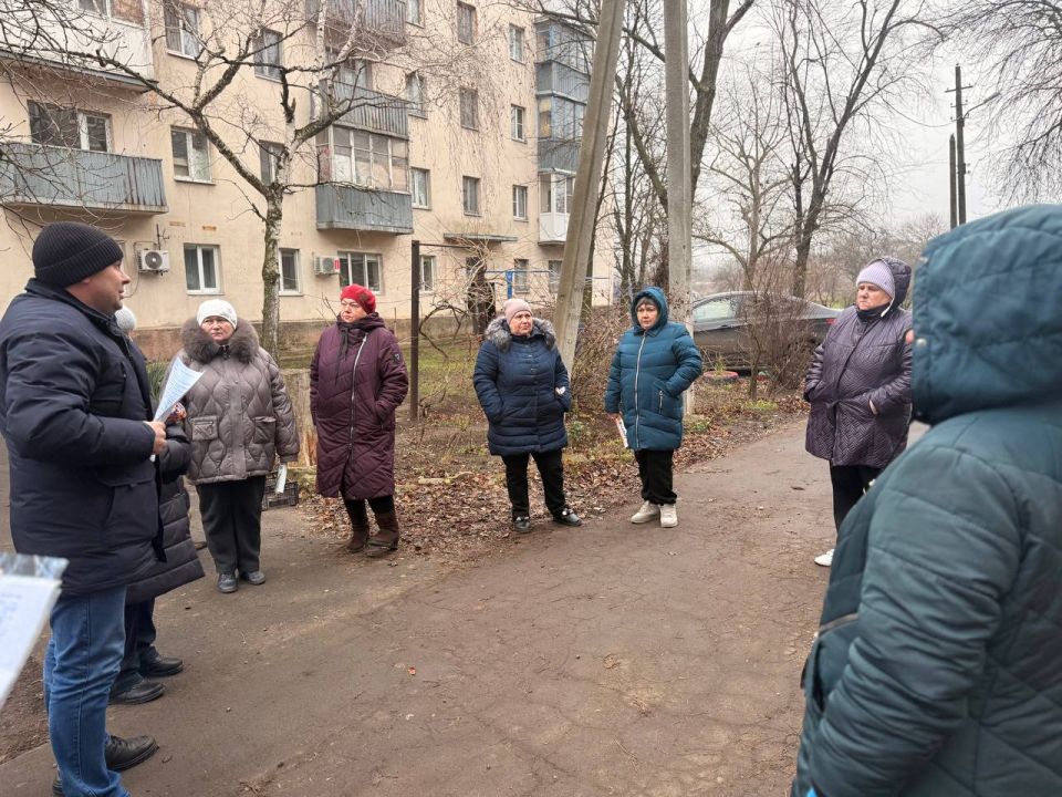 Сегодня, 09 декабря, в рамках проекта «Управдом» ВПП «ЕДИНАЯ РОССИЯ», состоялась встреча с жителями улицы Короленко г. Моспино Сегодня, 09 декабря, в рамках проекта «Управдом» ВПП «ЕДИНАЯ РОССИЯ», состоялась встреча с жителями улицы Короленко г. Моспино