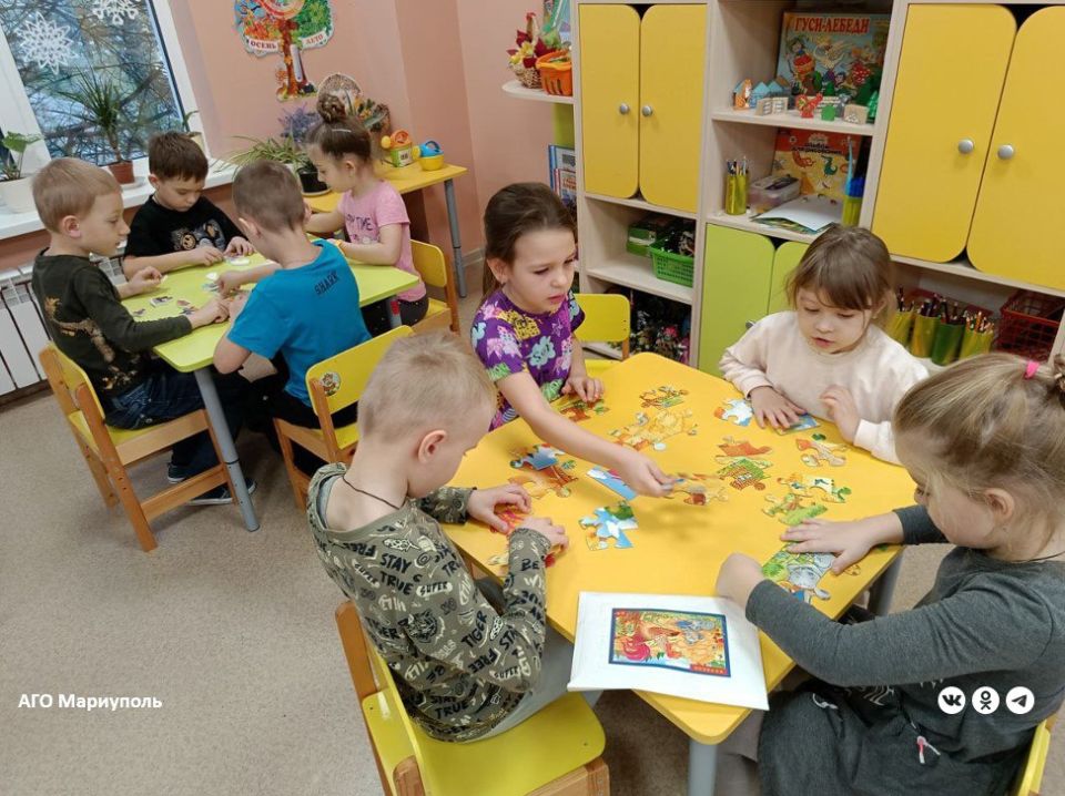 В мариупольской библиотеке имени Гоголя для малышей левобережья провели литературный вернисаж В мариупольской библиотеке имени Гоголя для малышей левобережья провели литературный вернисаж