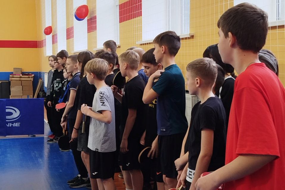 Александр Шатов: В Шахтерске прошел теннисный турнир ко Дню Героев Отечества Александр Шатов: В Шахтерске прошел теннисный турнир ко Дню Героев Отечества