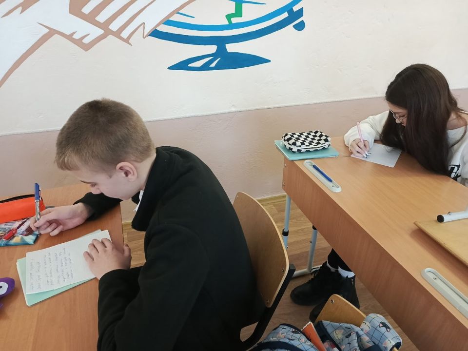 Письмо солдату. Обучащиеся ГБОУ "Мирненская школа Тельмановского М. О." присоединились к Всероссийской акции «Пишу тебе, Герой» Письмо солдату. Обучащиеся ГБОУ "Мирненская школа Тельмановского М. О." присоединились к Всероссийской акции «Пишу тебе, Герой»