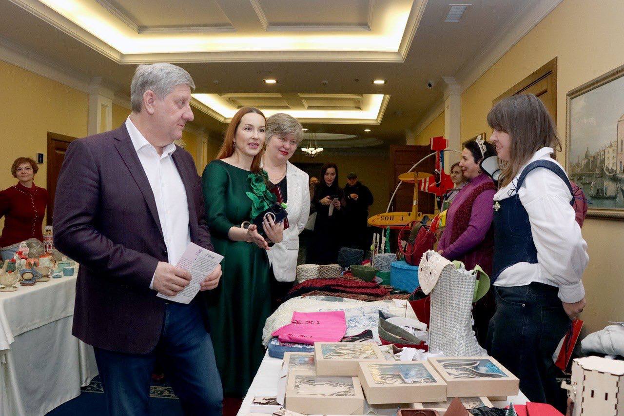 Андрей Чертков: В Донецке впервые прошел Форум «Развитие женского и социального предпринимательства «Мой бизнес. Про бизнес по-женски» Андрей Чертков: В Донецке впервые прошел Форум «Развитие женского и социального предпринимательства «Мой бизнес. Про бизнес по-женски»