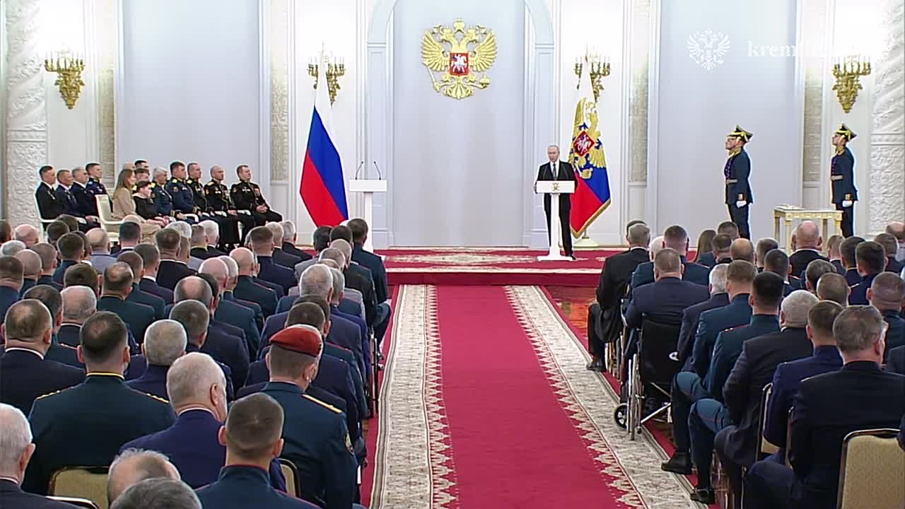 В семье все куётся, в семье на ноги становится человек и физически, и морально, всё закладывается в семье