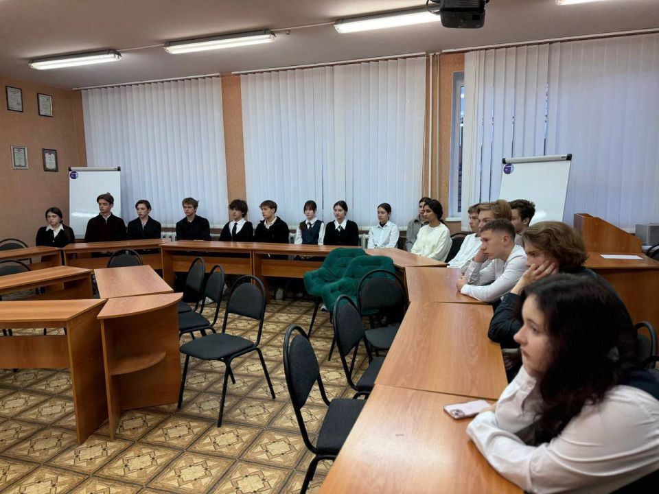 Кафедрой гражданскоправовых дисциплин ДГУЮ Минюста России была проведена вводная лекция по римскому праву для старшекласников Лицея Кафедрой гражданскоправовых дисциплин ДГУЮ Минюста России была проведена вводная лекция по римскому праву для старшекласников Лицея