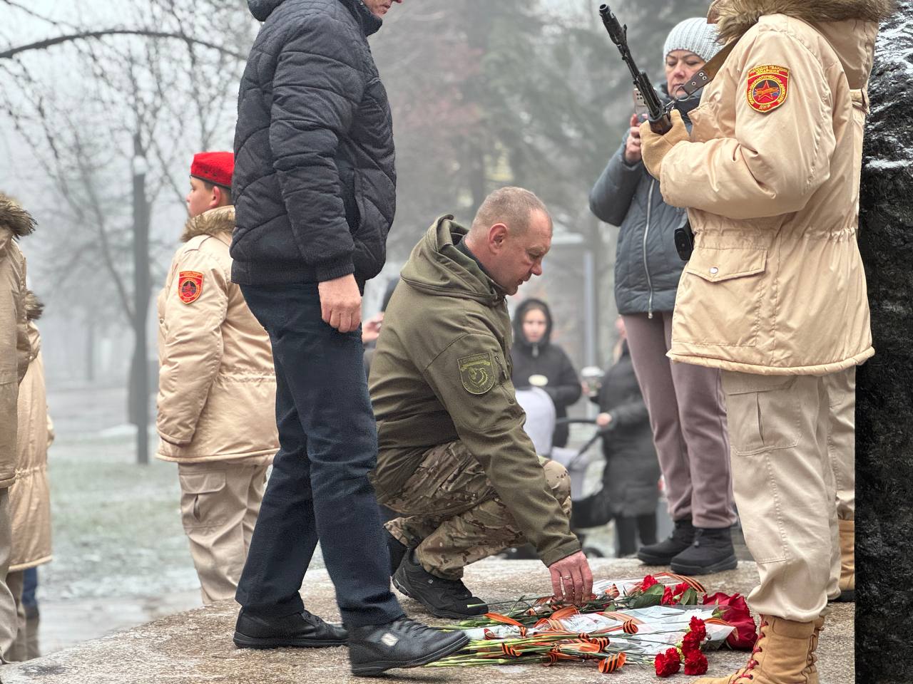 В Снежном отмечают День Героев Отечества В Снежном отмечают День Героев Отечества