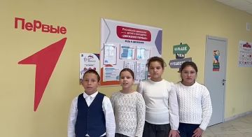 Сегодня, в День Героев Отечества, активисты «Движения Первых» ГБОУ "Староигнатьевская школа Тельмановского м. о." отдают дань уважения тем, кто проявил мужество и самоотверженность во имя Родины