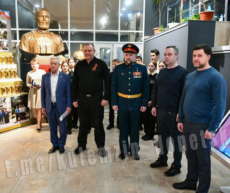 Алексей Кулемзин: ВЫСТАВКА «ЗАЩИТНИКИ ОТЕЧЕСТВА» Алексей Кулемзин: ВЫСТАВКА «ЗАЩИТНИКИ ОТЕЧЕСТВА»
