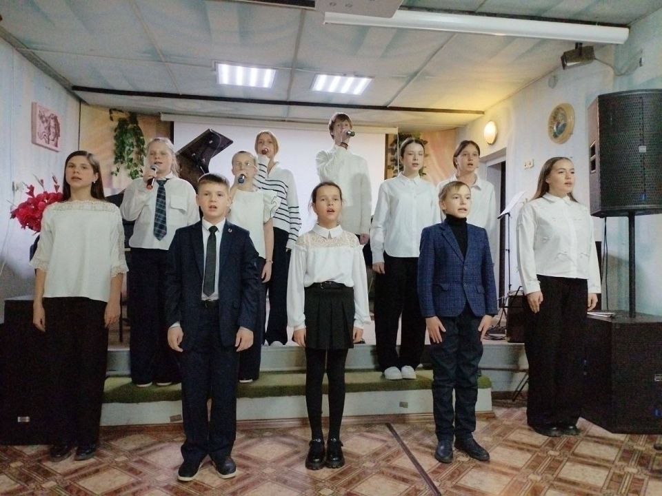 В Кировском прошел концерт «О тех, кто духом силен» ко Дню Героев Отечества В Кировском прошел концерт «О тех, кто духом силен» ко Дню Героев Отечества