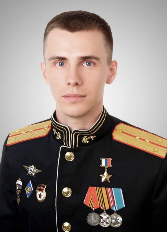 Сегодня, 9 декабря, в России отмечается День Героев Отечества Сегодня, 9 декабря, в России отмечается День Героев Отечества