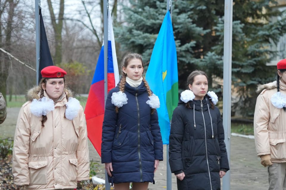 Олег Трофимов: Донецкой школе №152 присвоили имя Героев-десантников Олег Трофимов: Донецкой школе №152 присвоили имя Героев-десантников