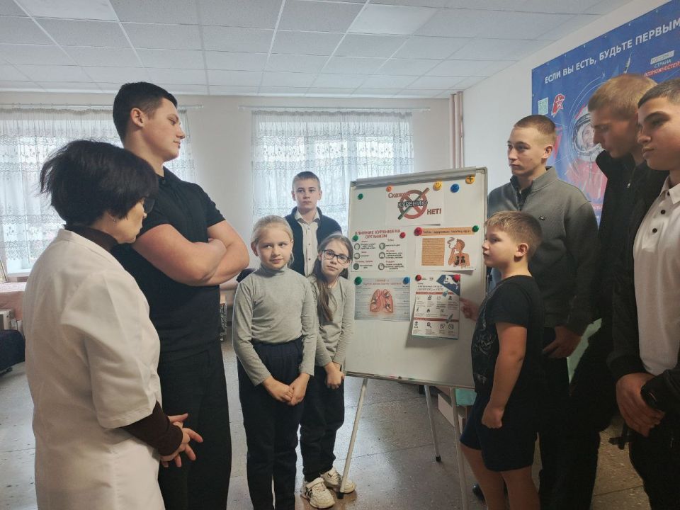 Медицинские сестры кабинета по оказанию неотложной медицинской помощи несовершеннолетним Мирненской и Чермалыкской амбулаторий ОПСМ провели беседу с учащимися школ о вреде табака и о вреде электронных сигарет Медицинские сестры кабинета по оказанию неотложной медицинской помощи несовершеннолетним Мирненской и Чермалыкской амбулаторий ОПСМ провели беседу с учащимися школ о вреде табака и о вреде электронных сигарет