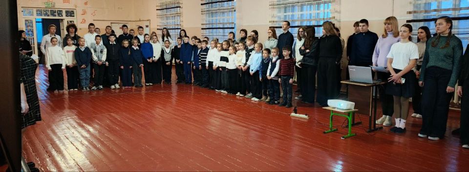 День героев Отечества. Сегодня, 9 декабря, в ГБОУ «Мироновская школа №10 г.о. Дебальцево» состоялась торжественная линейка, посвящённая Дню Героев Отечества День героев Отечества. Сегодня, 9 декабря, в ГБОУ «Мироновская школа №10 г.о. Дебальцево» состоялась торжественная линейка, посвящённая Дню Героев Отечества
