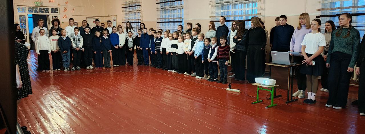 День героев Отечества. Сегодня, 9 декабря, в ГБОУ «Мироновская школа №10 г.о. Дебальцево» состоялась торжественная линейка, посвящённая Дню Героев Отечества День героев Отечества. Сегодня, 9 декабря, в ГБОУ «Мироновская школа №10 г.о. Дебальцево» состоялась торжественная линейка, посвящённая Дню Героев Отечества