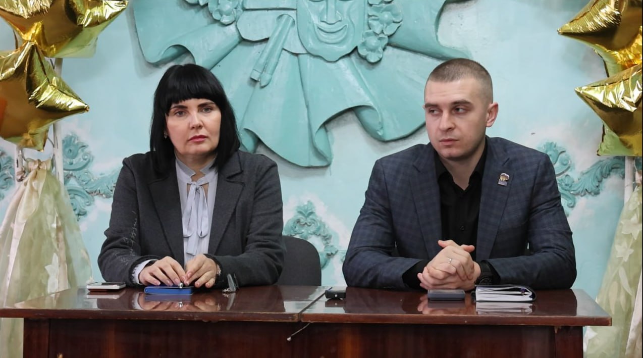 В рамках поручения Главы ДНР Дениса Владимировича Пушилина состоялась встреча-диалог первого заместителя главы администрации Старобешевского муниципального округа Алексея Романовича Черкашина и главного врача ГБУ ДНР...